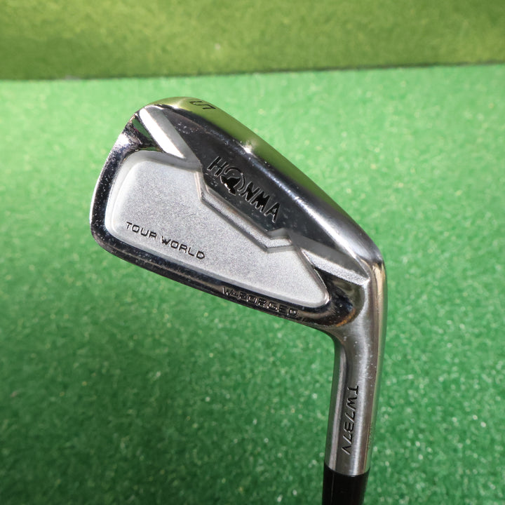 Honma TOUR WORLD TW737V 5-10. (210014861)